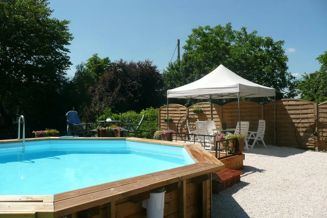 Domaine Serrot Saint-Elix-Theux 3*,